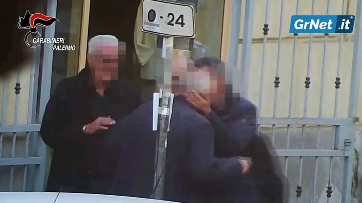 Velika racija na Siciliji: Uhapšeno skoro 50 mafijaša, među njima i “kum” Koza nostre