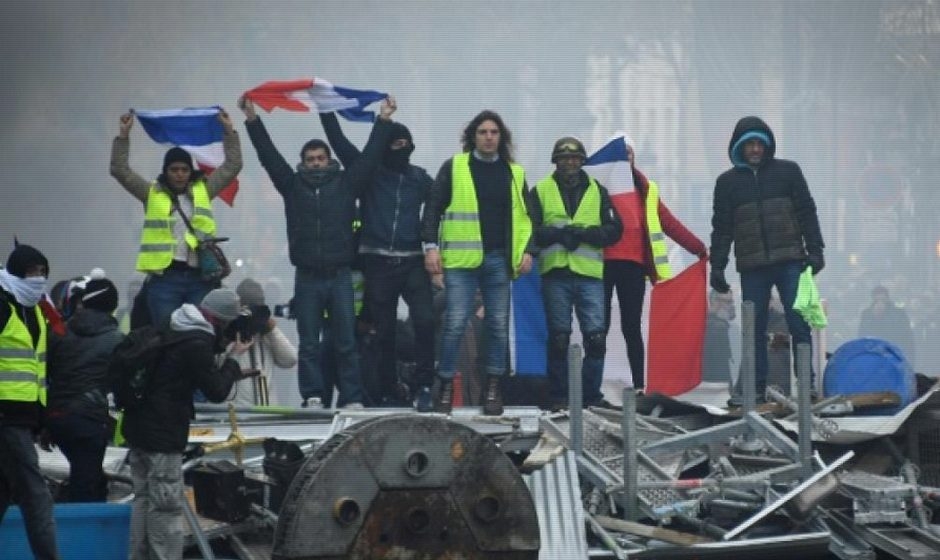 Žuti prsluci ne odustaju! Ponovo na ulicama Pariza: Versaj zatvoren za posjetioce, vlasti se nadaju samo jedno!