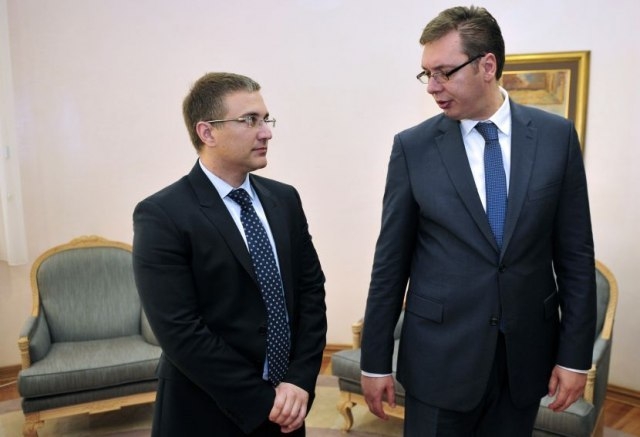 Stefanović ponudio ostavku, Vučić: “Nebojša imao težak dan, ići će kad i ja”