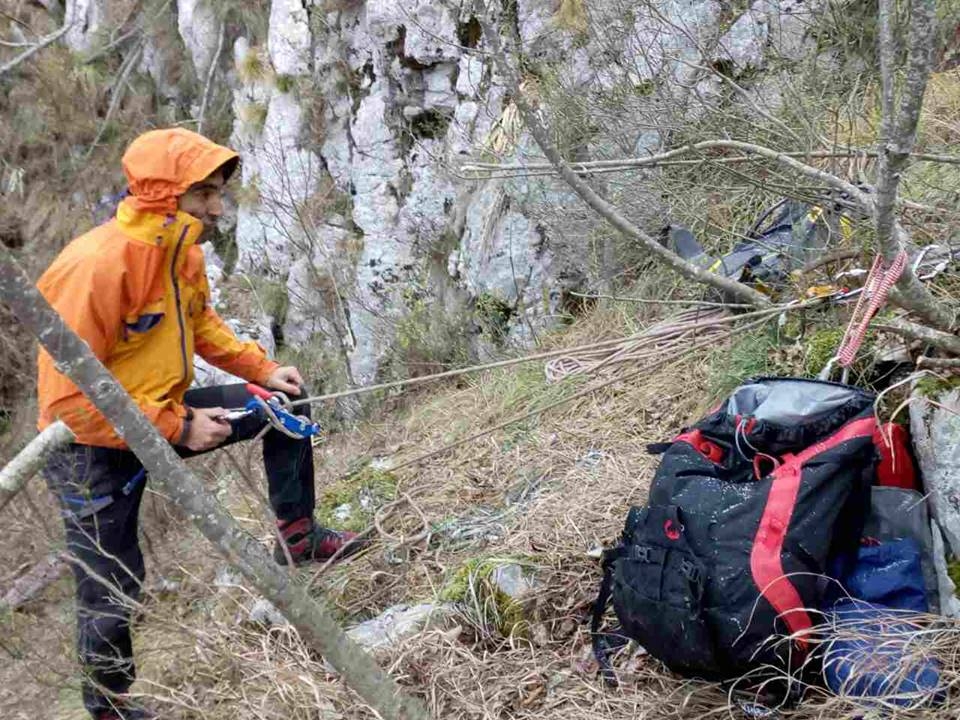 Višesatna akcija uspješno okončana: Danijel bezbjedno evakuisan sa nepristupačnog terena na Ostrogu