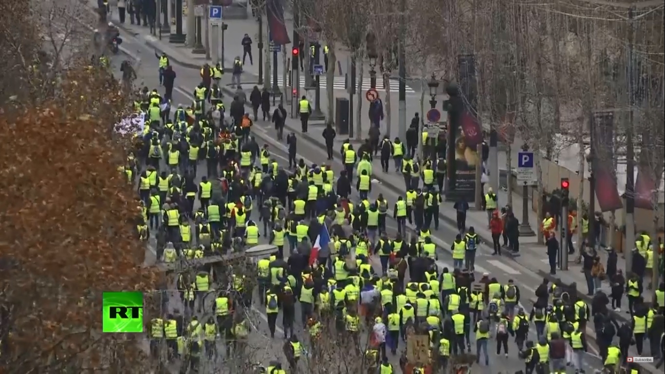 HAOS NA ULICAMA PARIZA: “Žuti prsluci” ne odustaju! “Ovo nije demokratija, već diktatura”