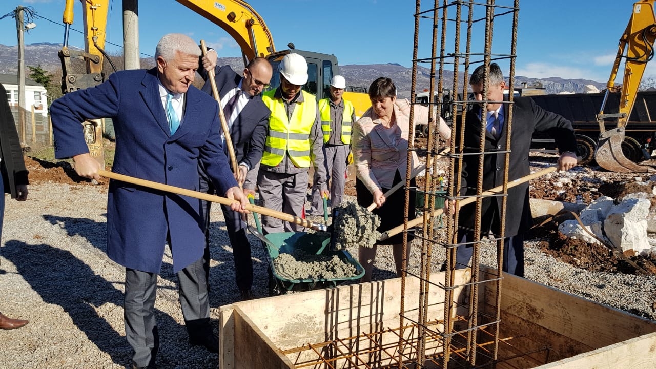 Marković postavio kamen temeljac: Počela gradnja stanova za Vojsku u Danilovgradu