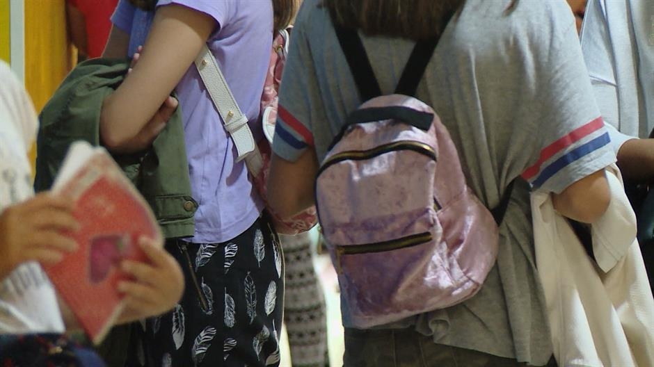Pametne uniforme u školama: Kraj bežanju sa časova i tučama na odmoru