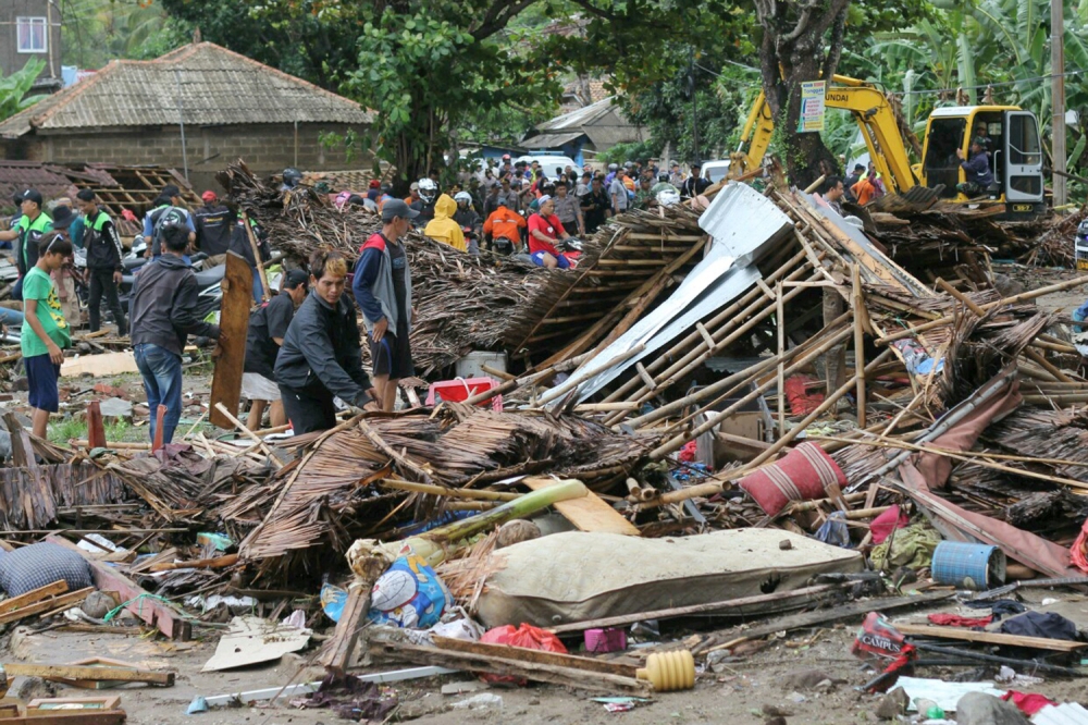 Raste broj žrtava cunamija u Indoneziji, stradala 281 osoba