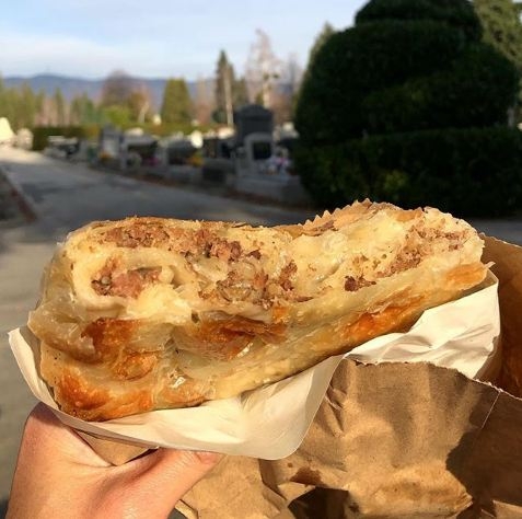 Zašto se mamurnima jede burek?