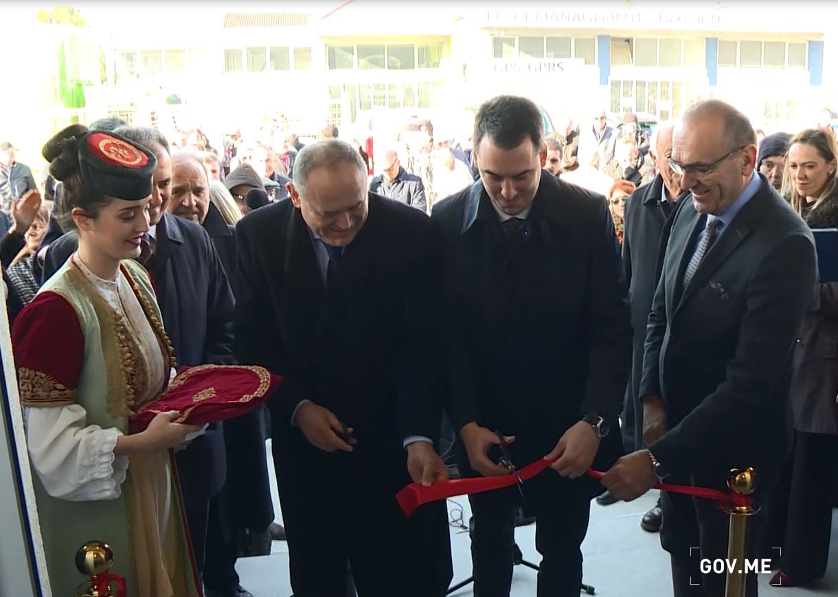 Otvoren višenamjenski objekat na Zlatici: Mještani dobili Dom zdravlja, poštu, apoteku..