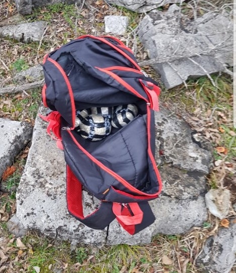 Policija kod Tuzi pronašla ruksak sa preko dva kg heroina, tragaju za licima koja su ga bacila