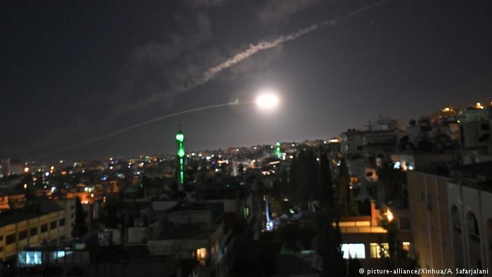 VIDEO: Izrael gađao Siriju, gorjelo nebo iznad Damaska