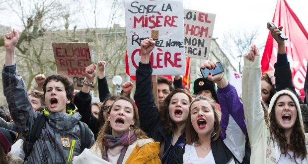 Na protestima u Francuskoj skoro 2.000 privedenih