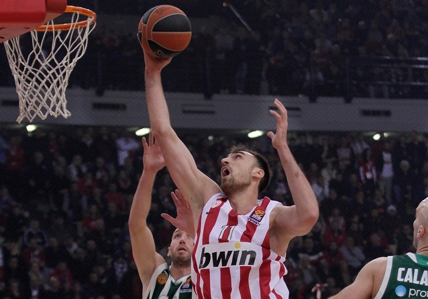 Olimpijakosu veliki derbi, Fenerbahče došao do 15. pobjede