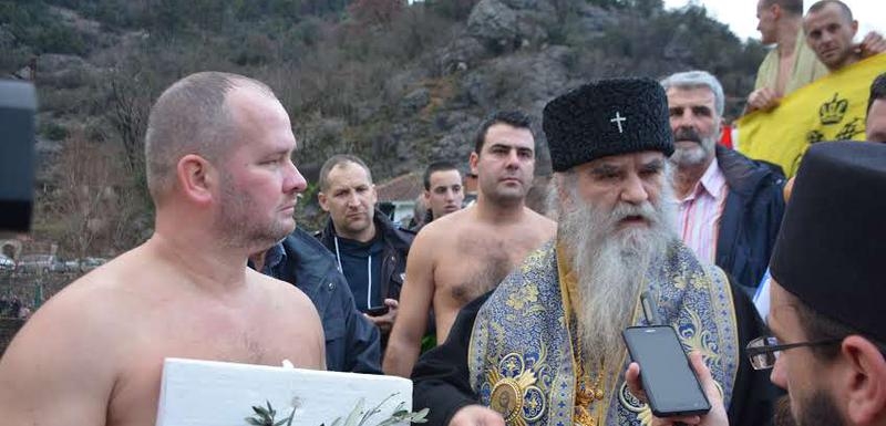 Amfilohije: U Crnoj Gori vlada okupatorsko pismo, to je sramno