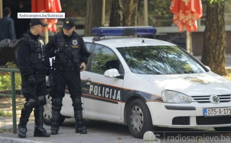 Pljačka u Sarajevu: Prijeteći nožem od radnice u zlatari oteo novac