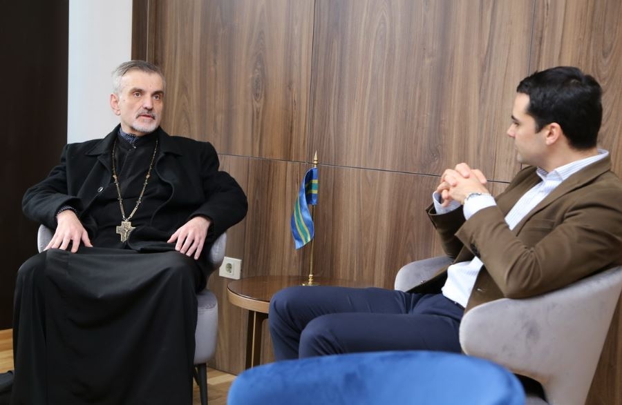 Pravoslavni sveštenik iz Bara preveo Kuran sa arapskog na ukrajinski jezik