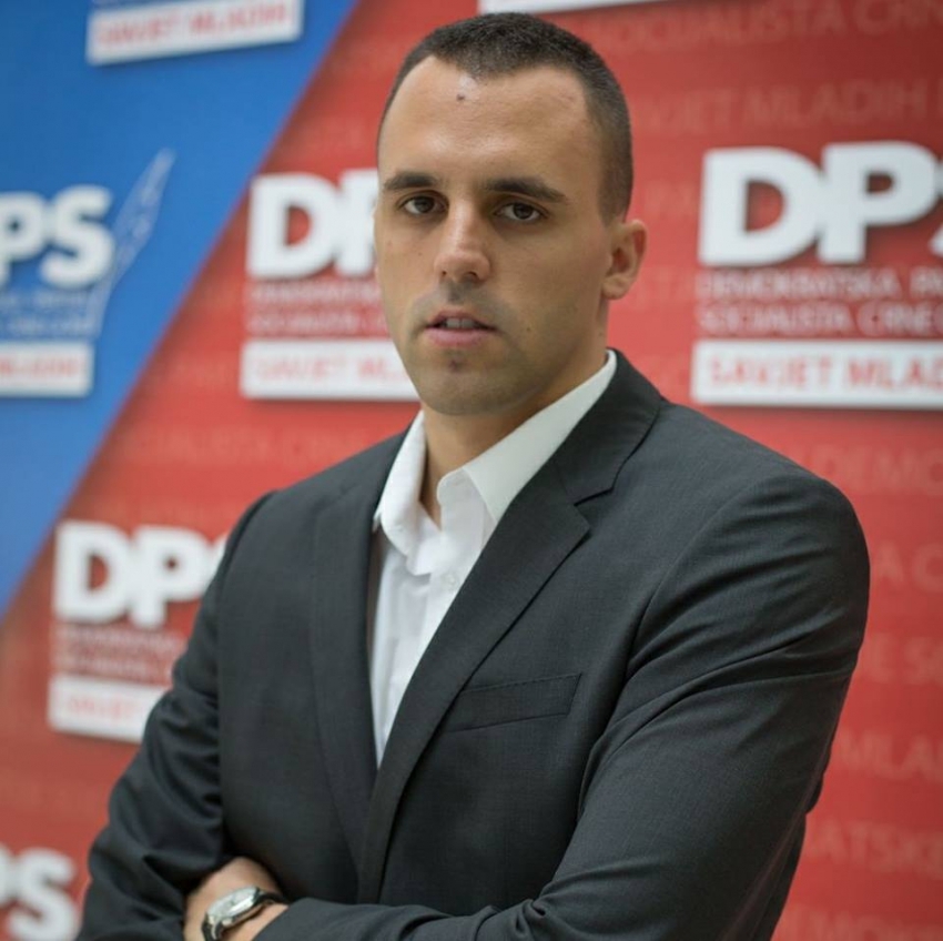 Pešić: Tvrdnje Kneževića da uživa podršku mladih DPS-a, plod su njegove puke imaginacije