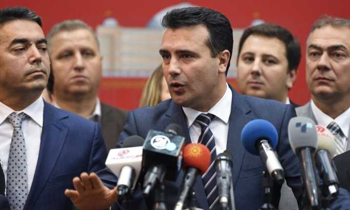 Zaev se dogovorio sa Albancima, prihvatio većinu zahtjeva, ljudi izašli na ulice
