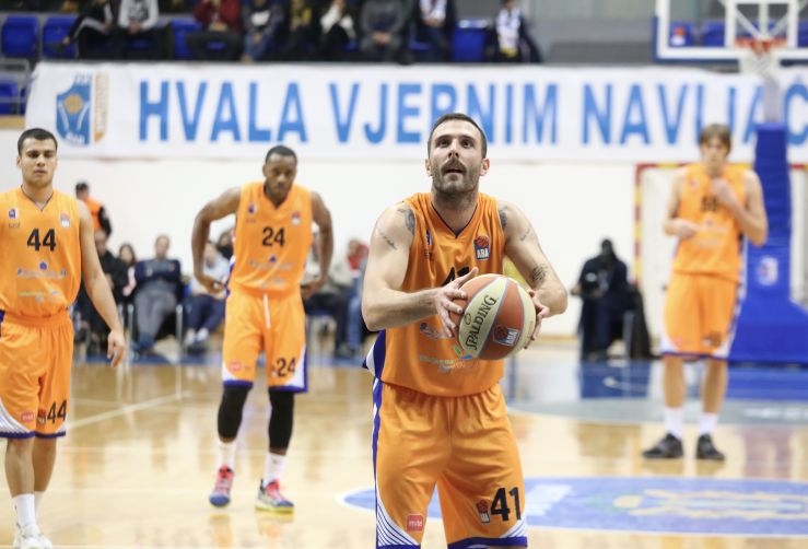 Mornar napravio veliki korak ka opstanku