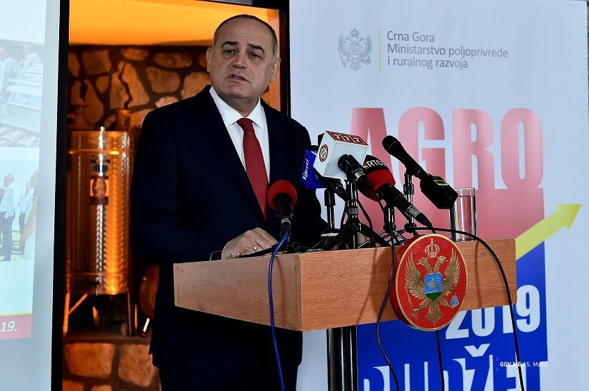 Simović: Knežević se ponaša nesvojstveno Crnogorcima, nesojski i neljudski