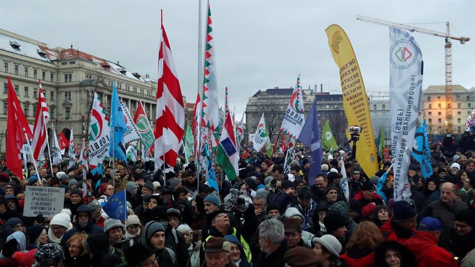 Hiljade na protestu u Budimpešti zbog novog zakona o radu