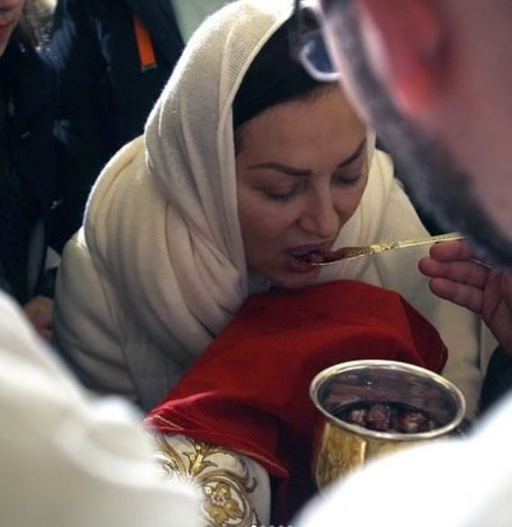Ceca se pričestila pa postala hit na društvenim mrežama