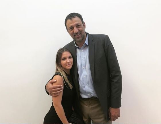 Usvojena ćerka Vlada Divca podijelila fotografiju iz bolnice uz SNAŽNU PORUKU