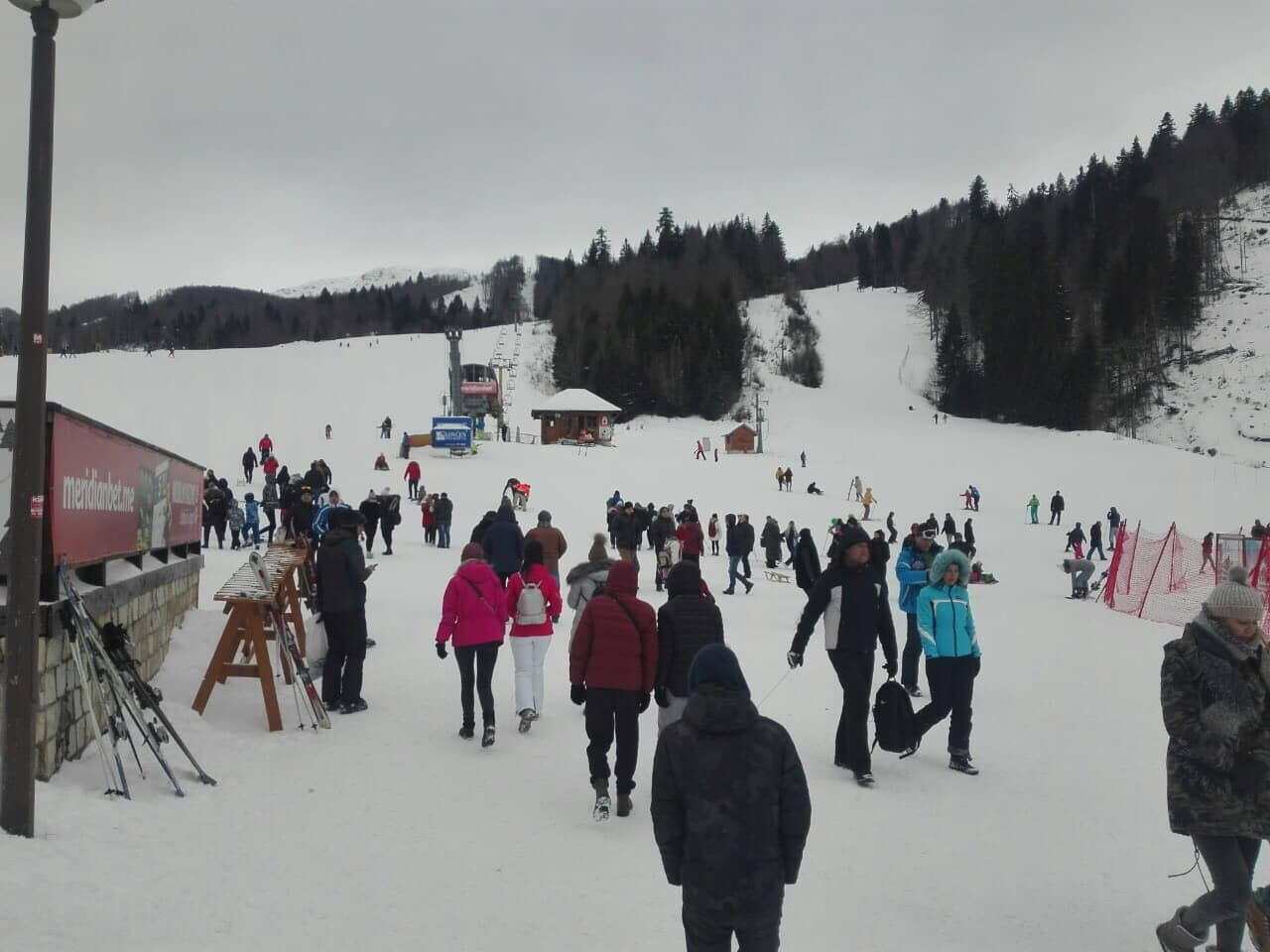 Idealan dan za skijanje: U Ski centru Kolašin 1450 se traži par skija više