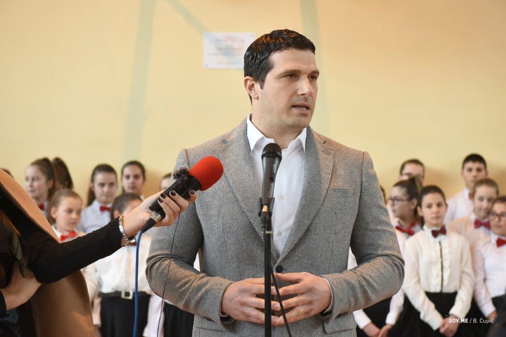 Janović: Vlada brine o najmlađima i najvažnijima
