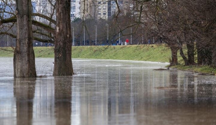 Sava se izlila iz korita: Za samo jedan dan narasla pet metara