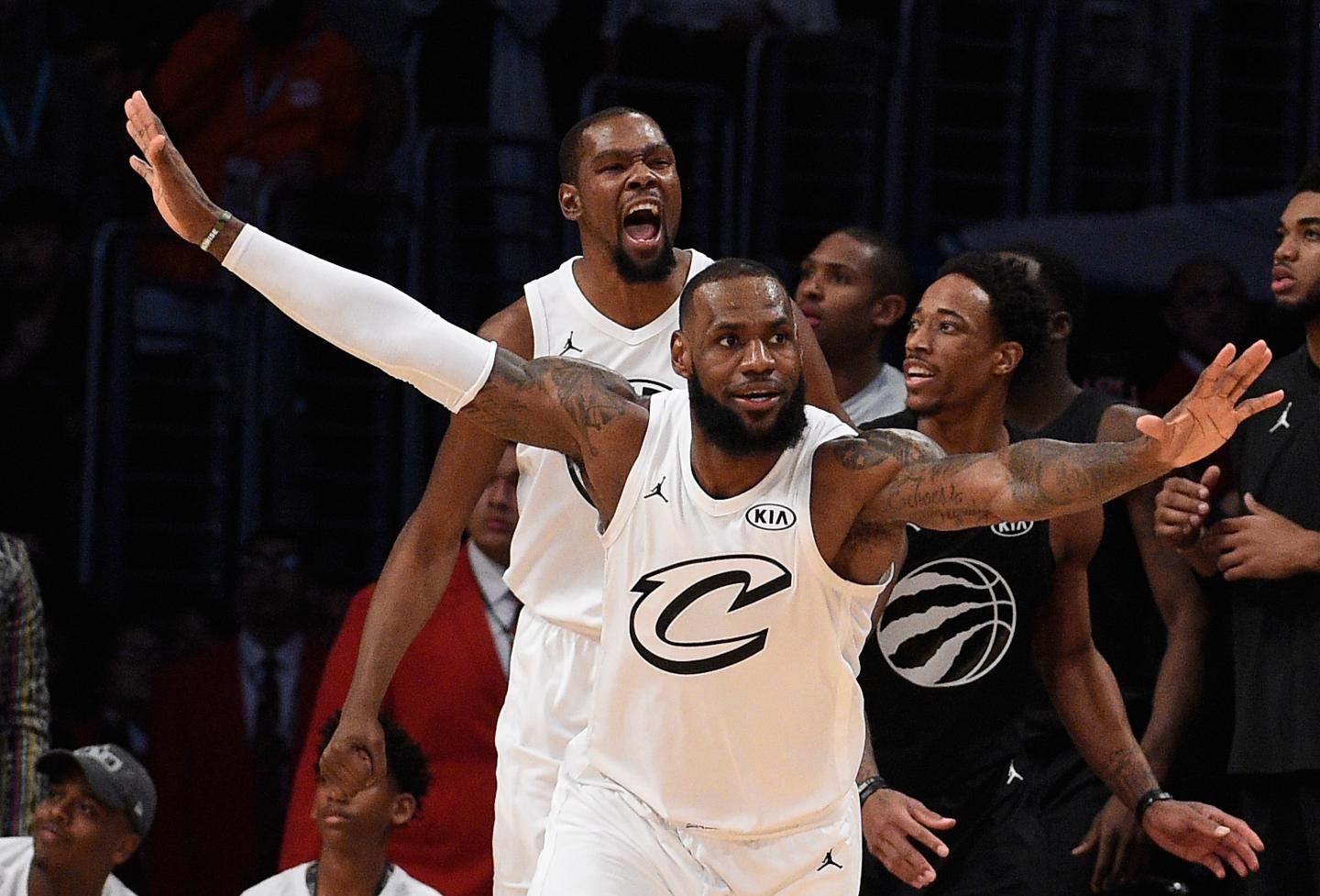 Lebron i družina slavili, Vučević postigao četiri poena