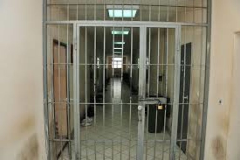 Pomilovanje od Vujanovića tražilo 52 zatvorenika, a od Đukanovića 75