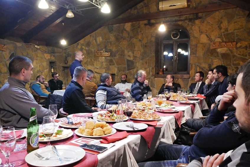 Milačić iz Rogama: Dok Đukanović ljetuje u Sen Tropeu, njegov prosječni glasaš živi od 300 eura