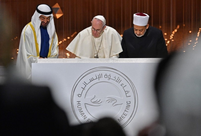 Papa Franjo i veliki imam El-Tajeb potpisali istorijsku deklaraciju bratstva