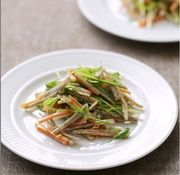 Salata koja čisti crijeva i podstiče mršavljenje