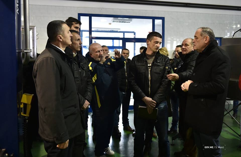 Simović obišao fabriku vode „Lipovo“: Vlada će zajedno sa radnicima tražiti rješenje – najbolje je pokretanje proizvodnje