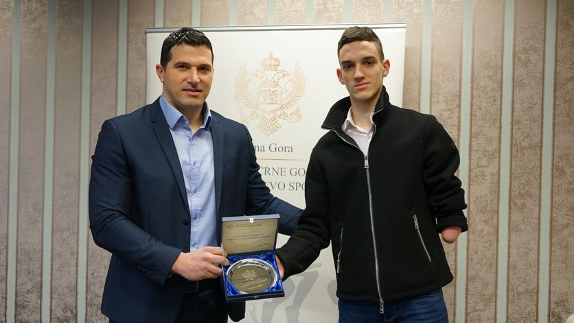 Janović uručio plaketu Radoviću za izuzetan doprinos afirmaciji crnogorskog sporta