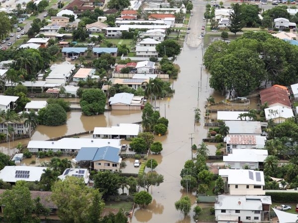 Krokodili i zmije na ulicama: Poplave odnose živote u Australiji