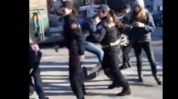 VIDEO: Trudnica koja je jutros uhapšena u Baru izgubila bebu? Policija tvrdi da je intervencija bila u skladu sa pravilnikom