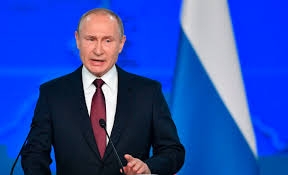 Putin u govoru poručio SAD: Izračunajte domet naših raketa