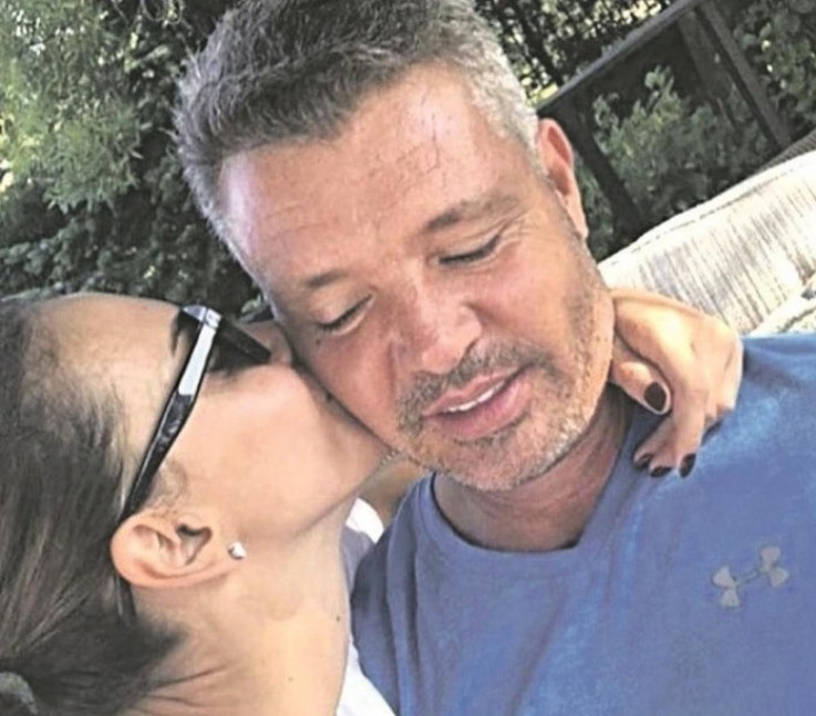 Emina Jahović krije od djece vezu s milionerom: Evo zašto ne smije da im kaže