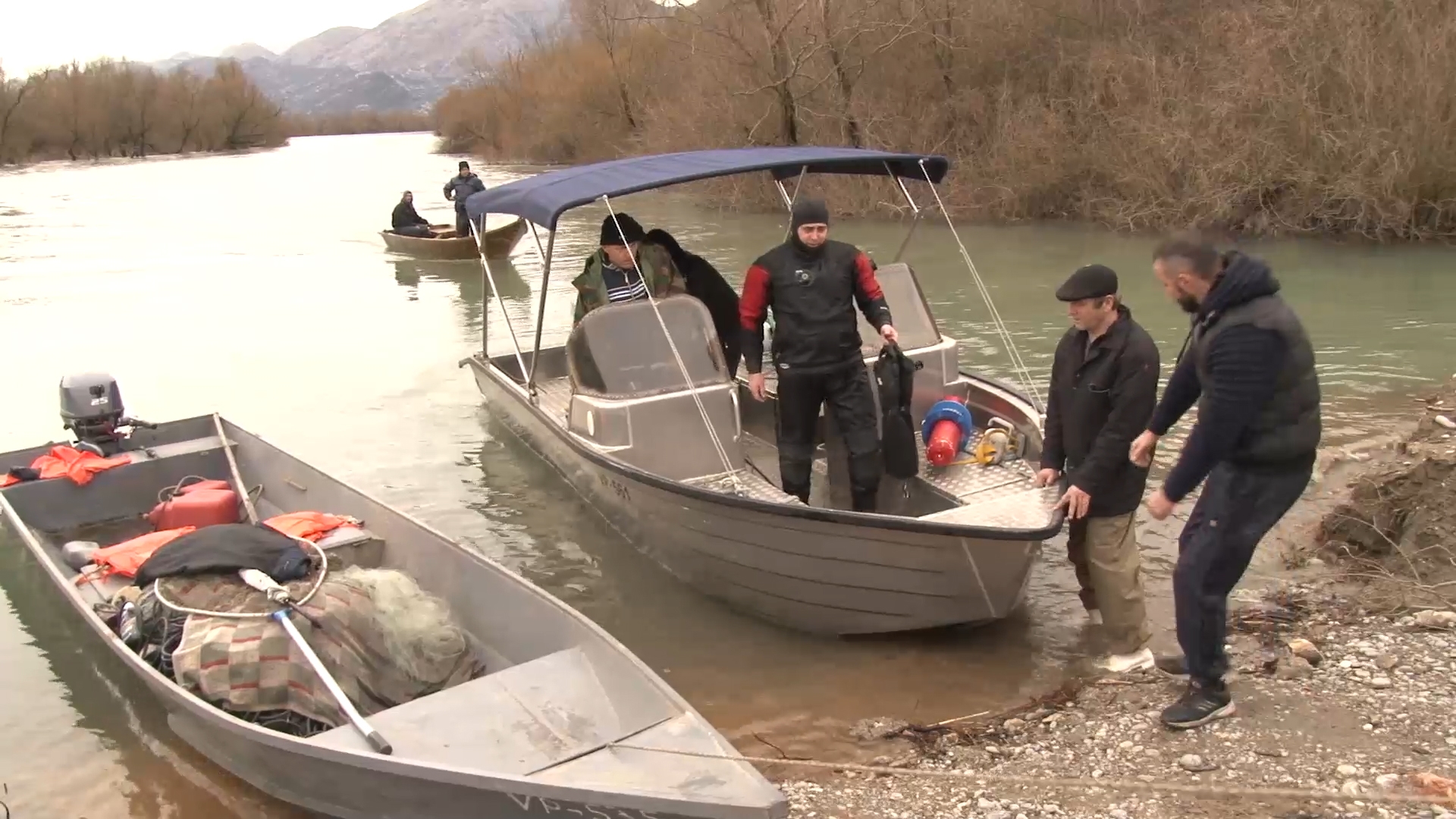 VIDEO: Vidljivost pod vodom slaba, za danas obustavljena potraga