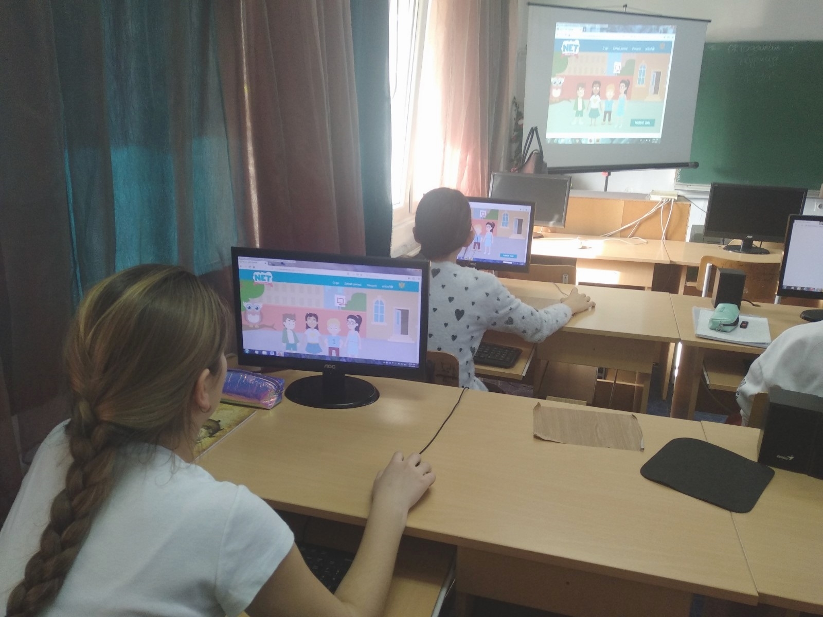 U školama širom Crne Gore obilježen Dan sigurnog interneta