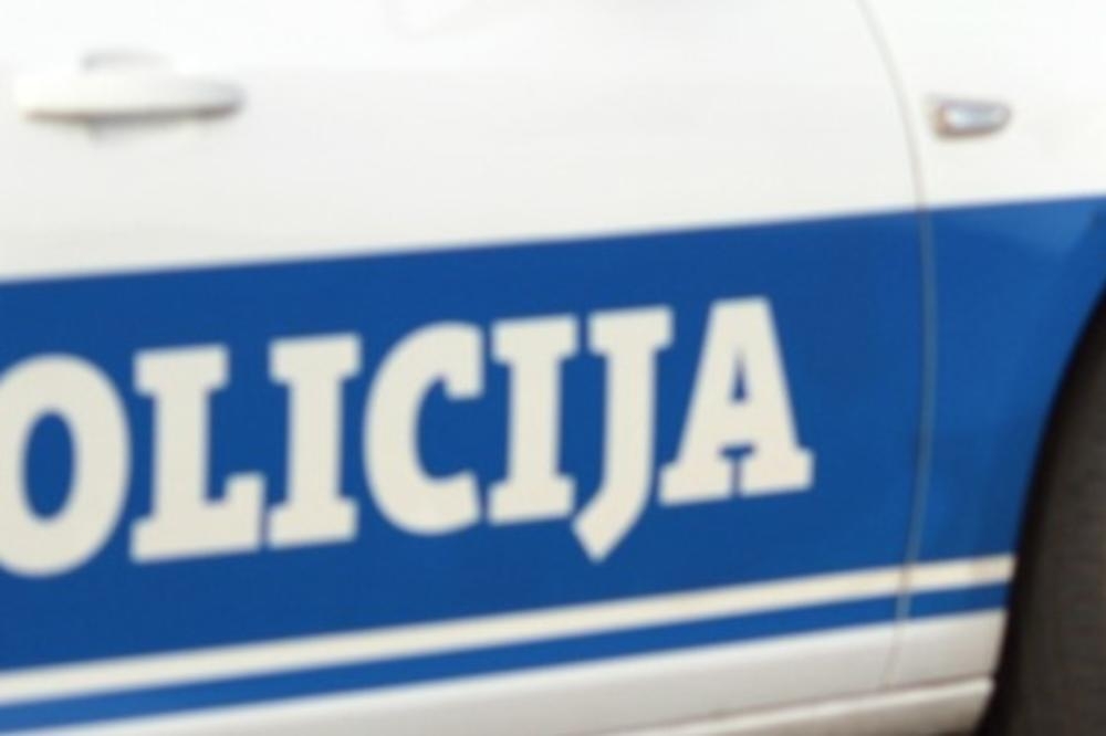 Tivat: Tinejdžeri osumnjičeni da su od taksi dispečera ukrali novac i telefon