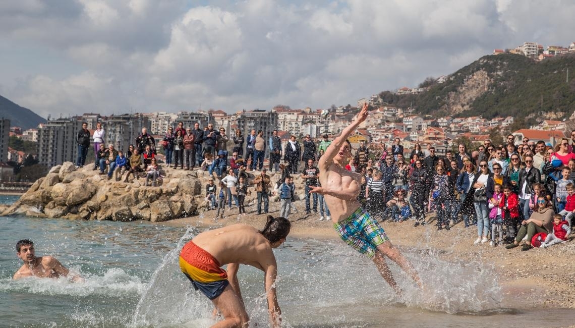 Herceg Novi: Igrao se picigin, učestvovao i Goran Karan
