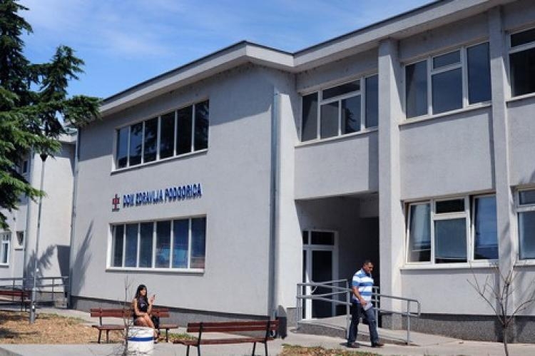 Komisija ispituje ponižavanje transrodne osobe