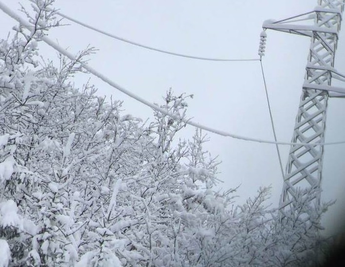 Snijeg donio probleme na sjeveru: Plav i Gusinje i dalje bez struje