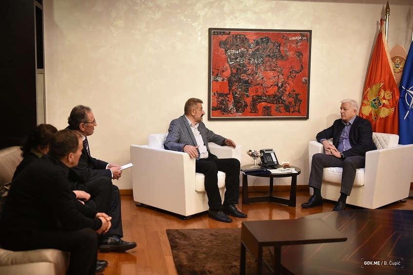 Marković: Vlada će pomoći porodicama žrtava zločina u Štrpcima
