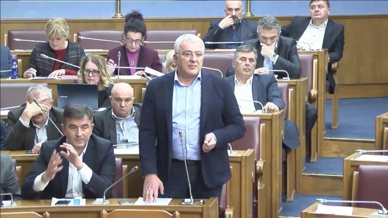 Burno u Skupštini: Mandić i Knežević vrijeđali poslanike DPS-a