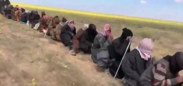 VIDEO – Kraj kalifata: Ovo je najduža kolona predaje pripadnika Islamske države
