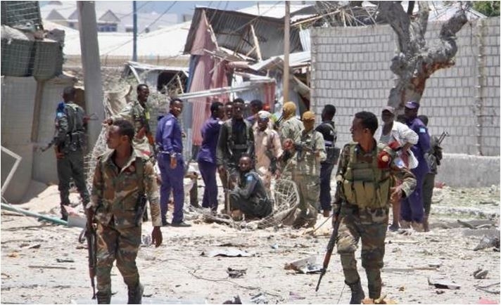 Teroristi upali u vladinu zgradu u Somaliji, najmanje 15 mrtvih
