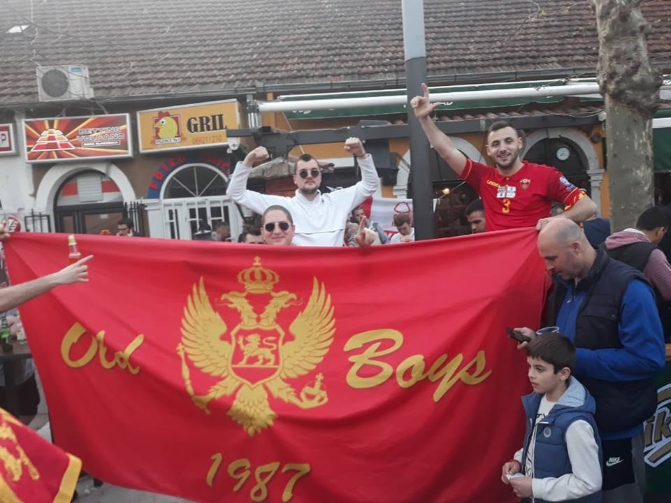 VIDEO: Druženje crnogorskih i engleskih navijača pred večerašnji meč