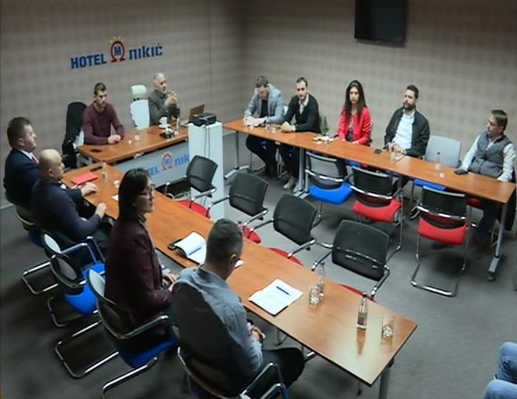 Perović: “Očekujemo svih 39 poslanika opozicije sjutra na bini”
